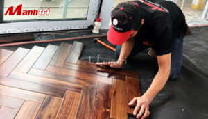 Lót sàn gỗ tự nhiên