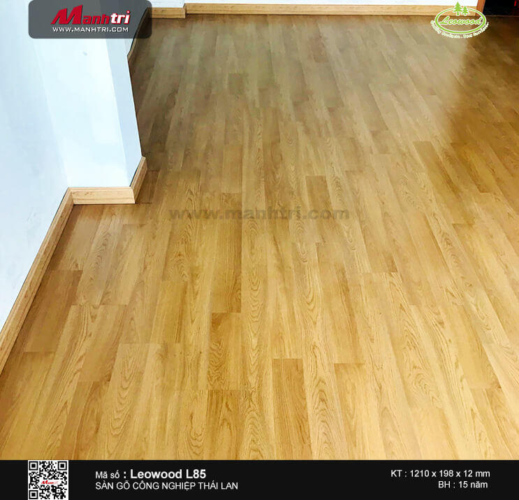 Thi công sàn gỗ công nghiệp Leowood L85 tại Phong Phú, Q.8
