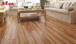 Gạch giả gỗ màu nâu đỏ đẹp cho phòng khách - Mạnh Trí