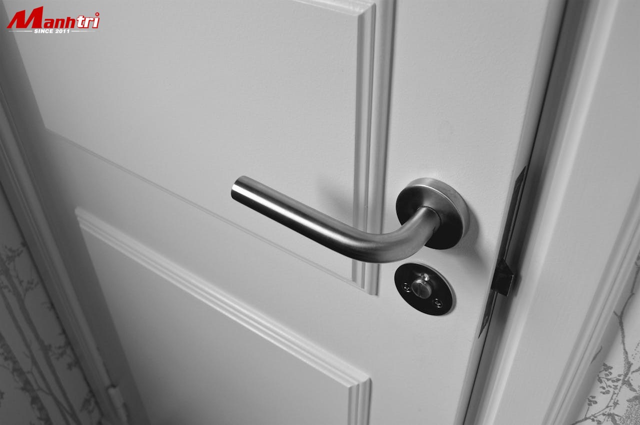 Cửa nhựa composite phòng ngủ vân gỗ