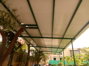 Ứng dụng tấm panel PUR làm mái che nhà xe cách nhiệt