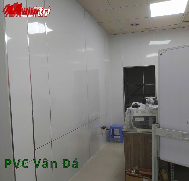 Tấm Ốp Tường PVC – Ưu Điểm & Có Tốt Hơn Sơn Không? (2026)