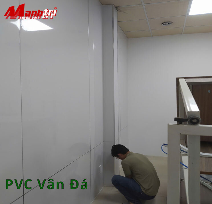 Tấm Ốp Tường PVC – Ưu Điểm & Có Tốt Hơn Sơn Không? (2026)