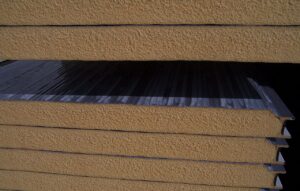 Tấm sandwich panel cách nhiệt cấu tạo 3 lớp thép và lõi xốp EPS