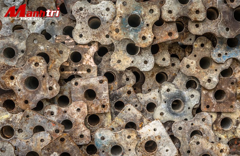 Thi công ốp mặt bậc cầu thang nhựa