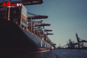 Trần nhựa kiểu dáng giật cấp đẹp 2026